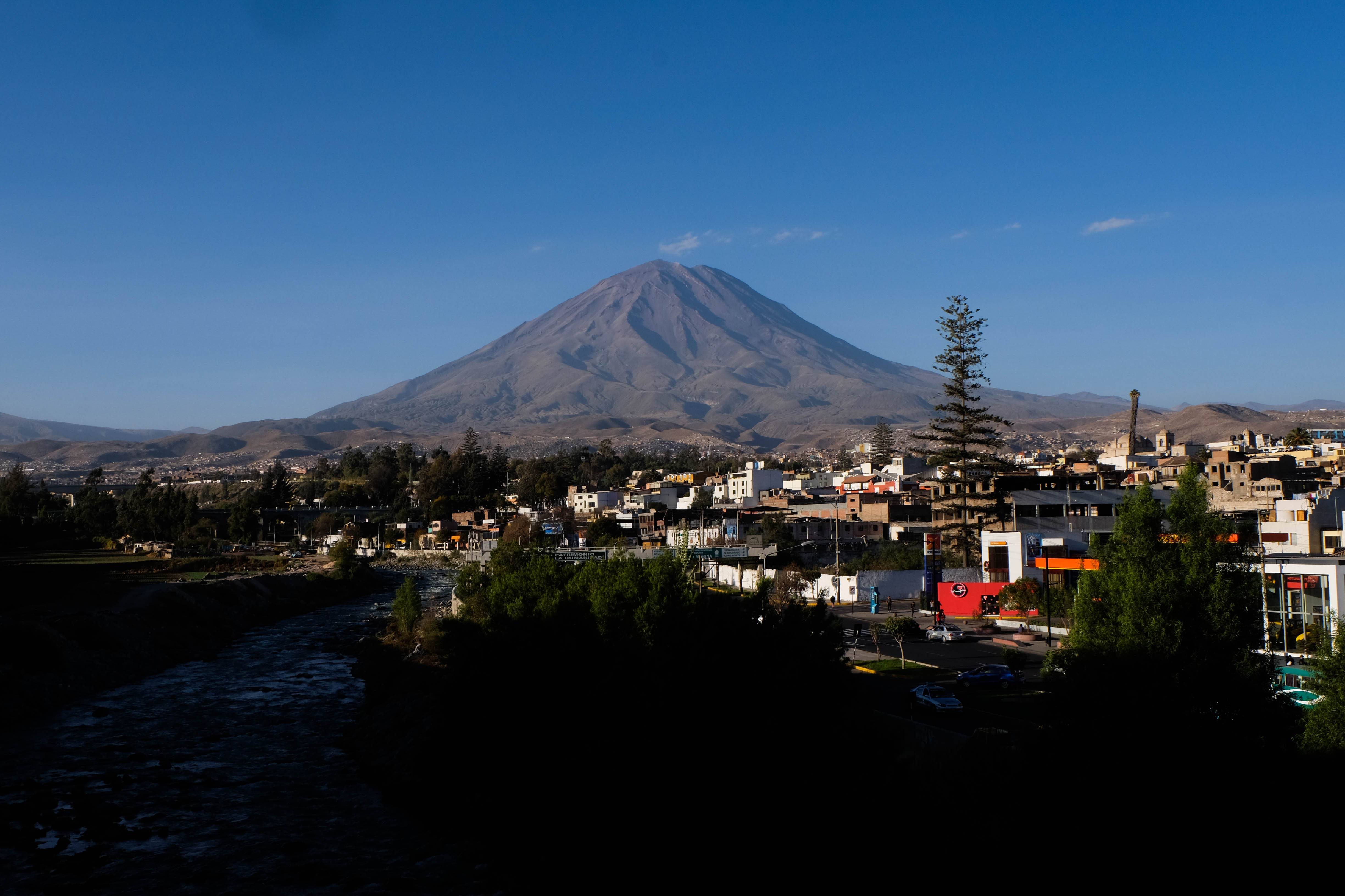 Kāpjam vulkānā El Misti (5822 m) VIDEO